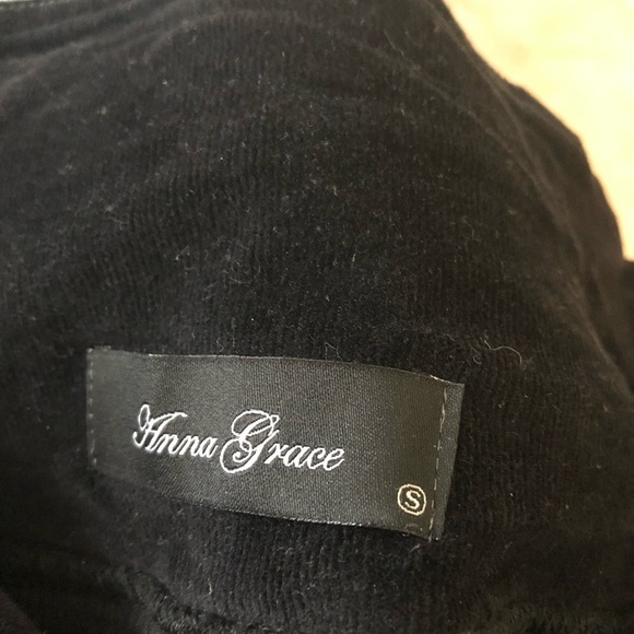 High waist black button skirt! - Picture 2 of 2